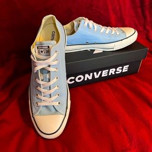 *NEW* Converse Low Tops Light Blue - Men’s 12 / Women’s 14